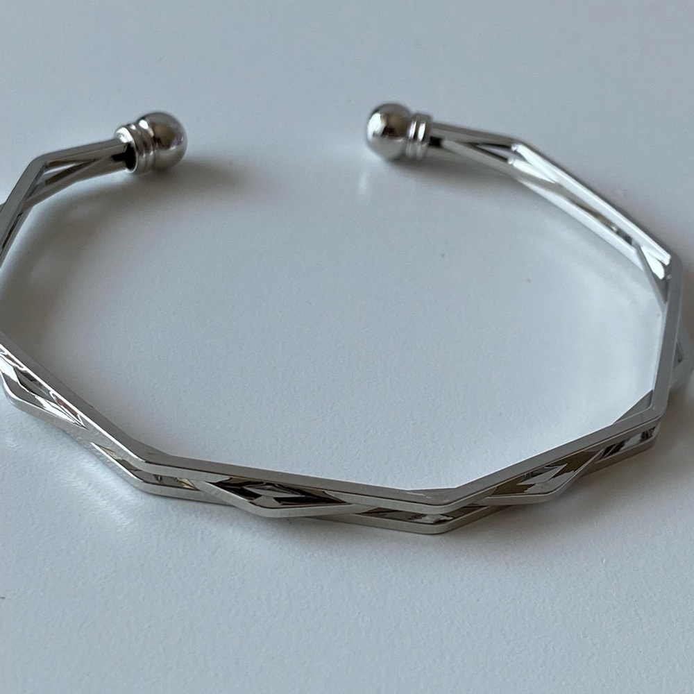 Silver minamalistic bracelet